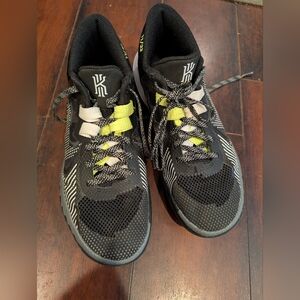 Nike Mens 6.5 Basketball Shoes Black Cool Grey White Kyrie VW2
